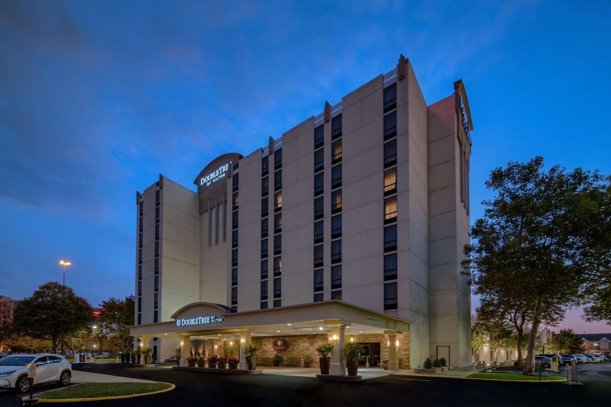 Doubletree By Hilton Philadelphia Airport Hotel Exterior foto