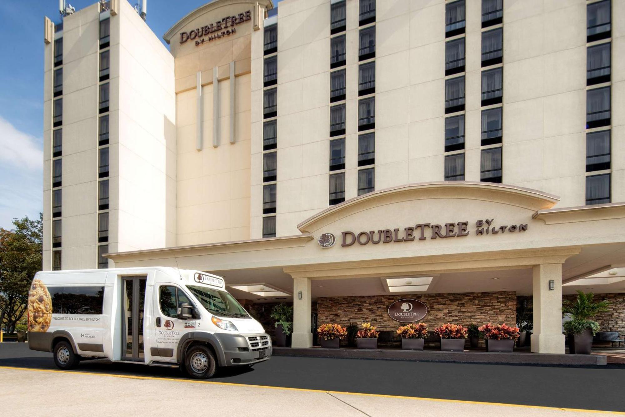 Doubletree By Hilton Philadelphia Airport Hotel Exterior foto